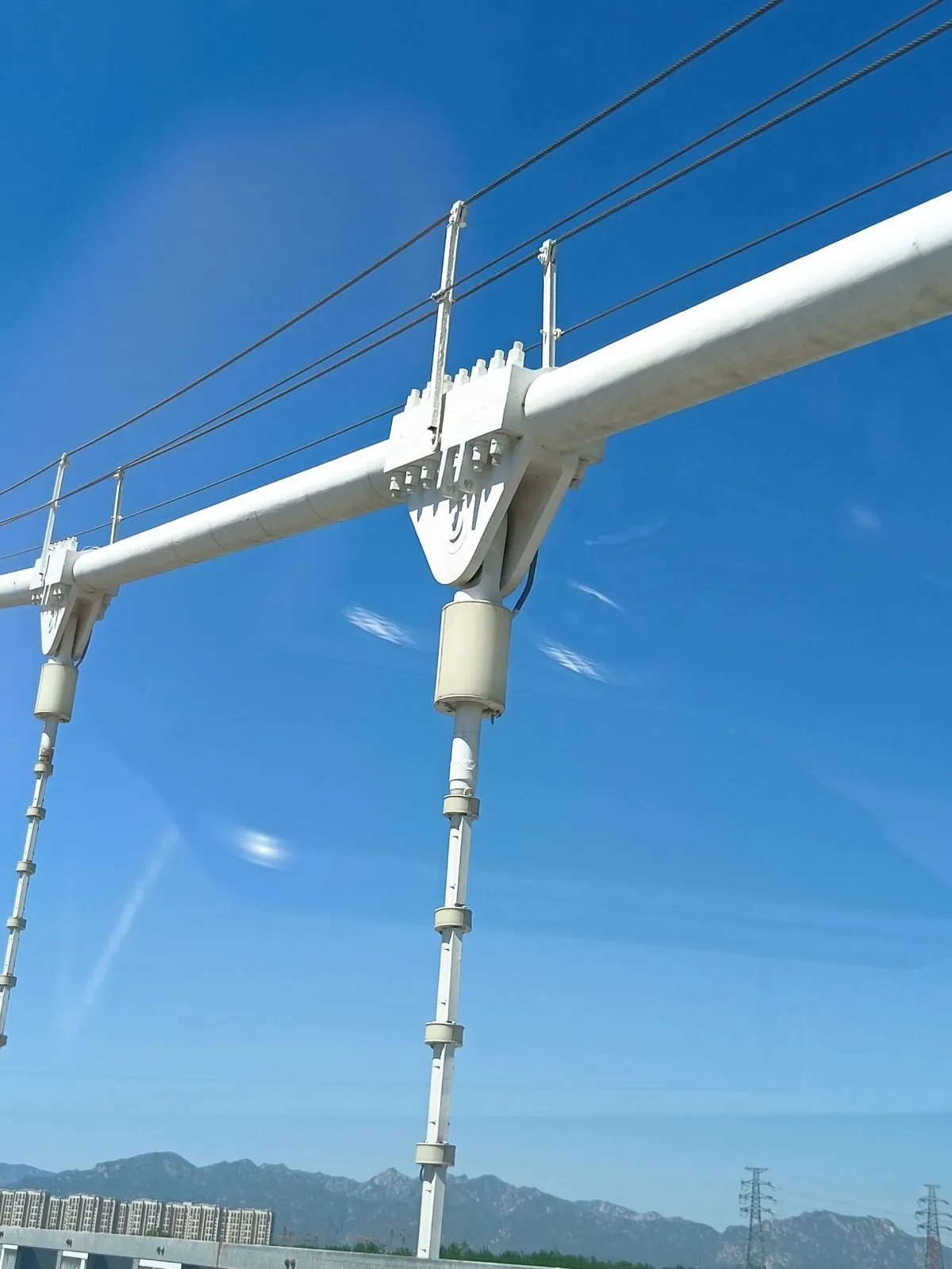 U-Bolt Joint Risks in Long-Span Flexible Brackets: Structural Hazards of Non-Standard Workmanship and the Compliance Route